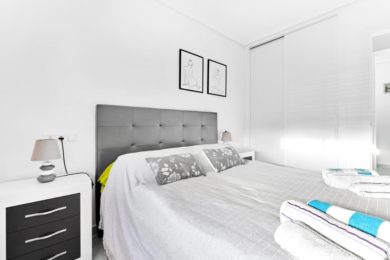 Lovely Sunny Apartment With Shared Pool And Private Parking Torrevieja Dış mekan fotoğraf