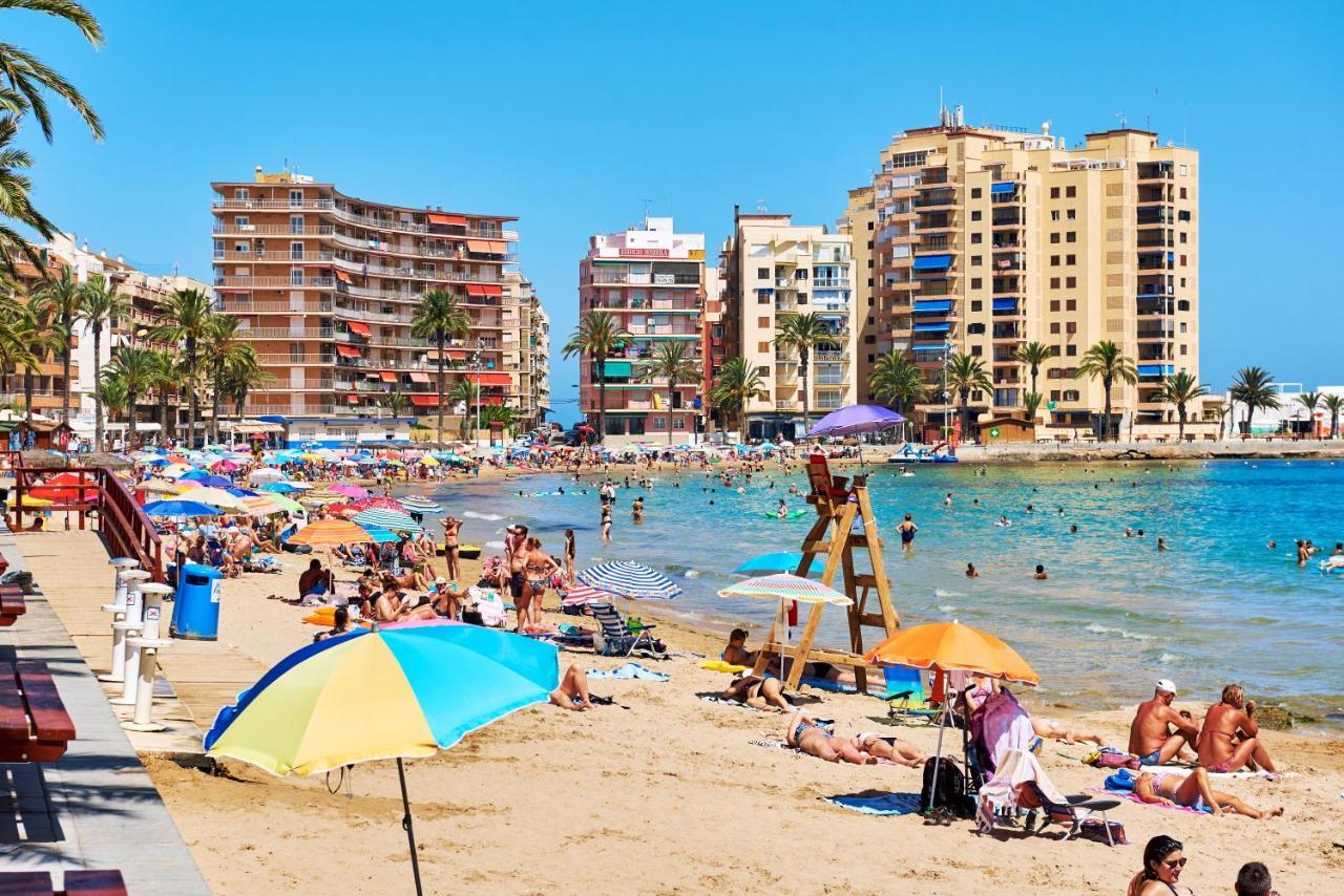 Lovely Sunny Apartment With Shared Pool And Private Parking Torrevieja Dış mekan fotoğraf