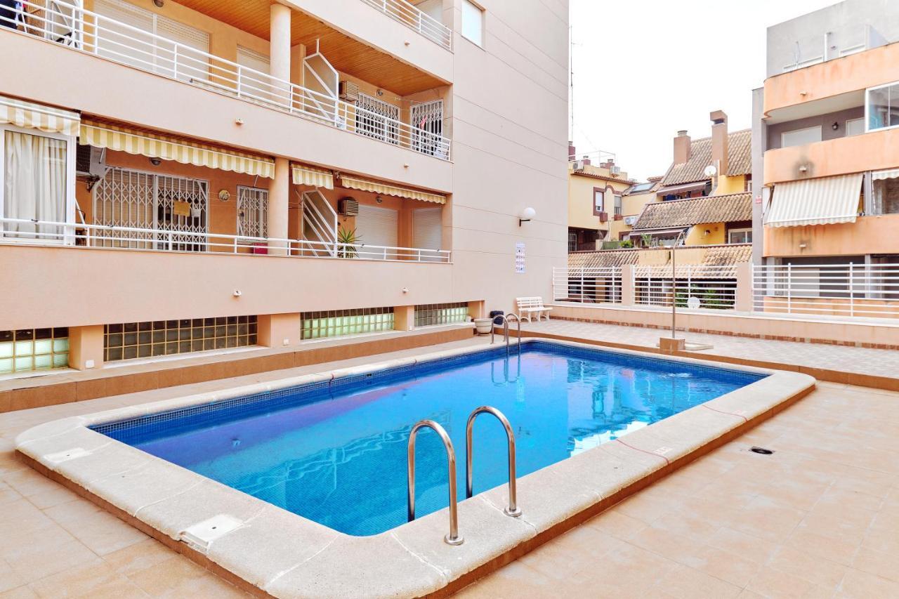 Lovely Sunny Apartment With Shared Pool And Private Parking Torrevieja Dış mekan fotoğraf